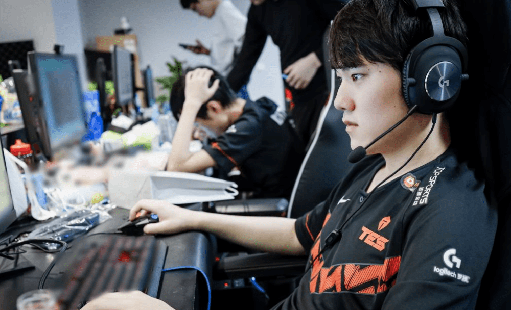 Karsa意外战胜MAD，晋级下一阶段引爆全场！再创辉煌时刻