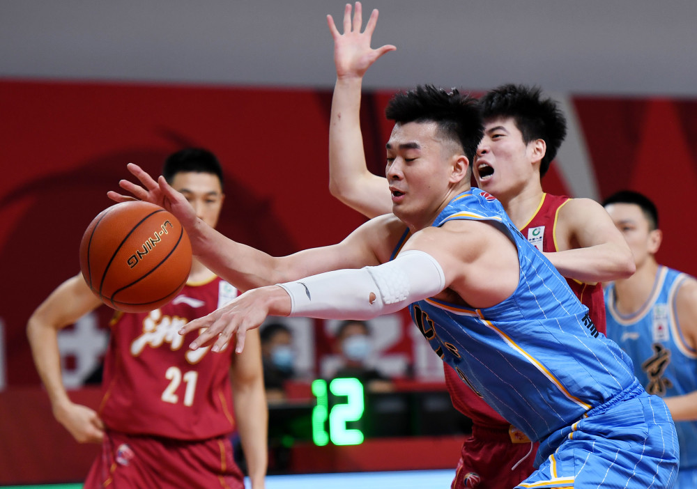 包含冲刺阶段浙江稠州调整名单：NBA总决赛节点到来，质疑声仍在，年轻球员得到机会的词条