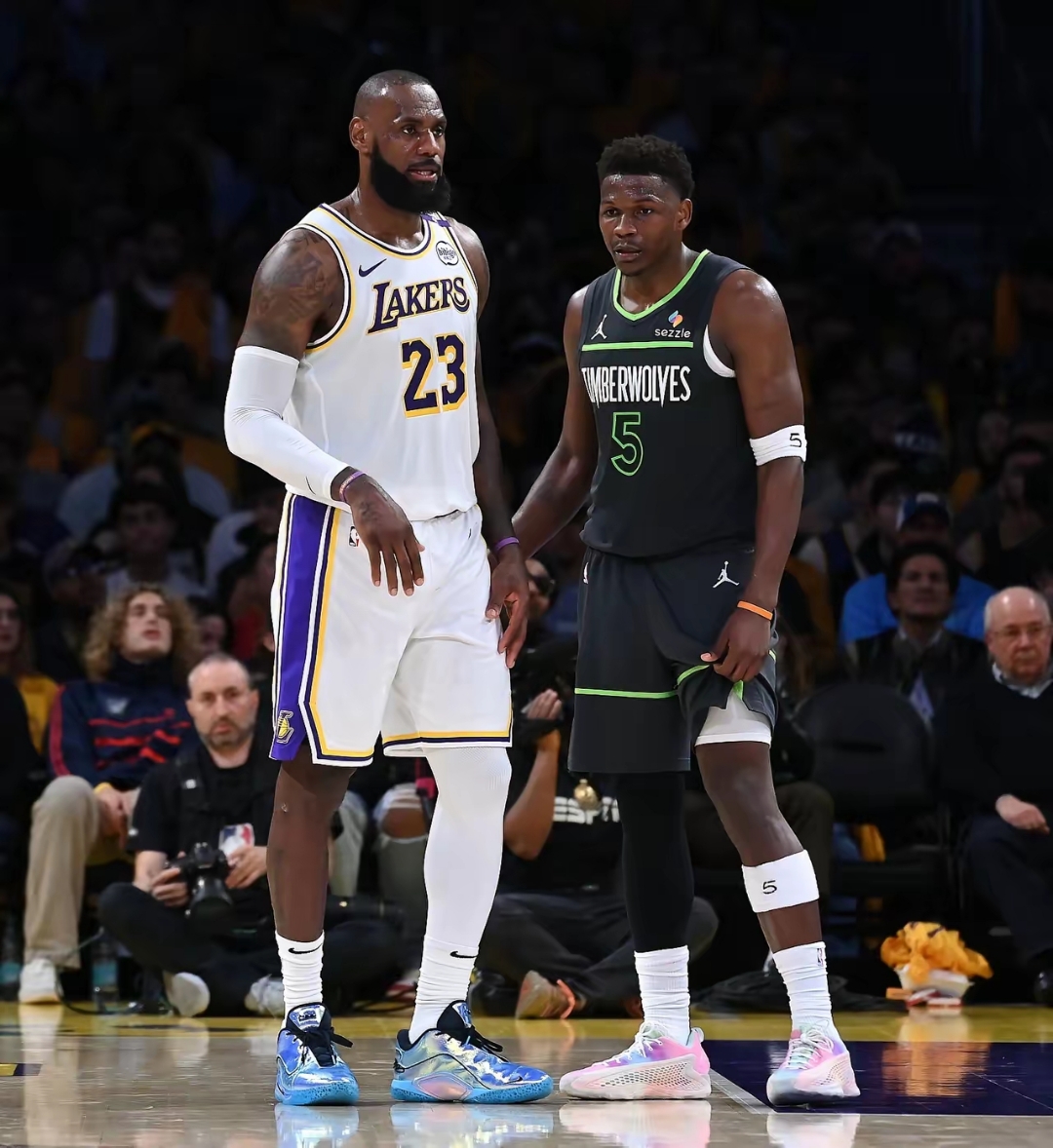 赛前洛杉矶湖人备战德国杯，豪取连胜细节曝光，底气十足，阵容厚度经受考验