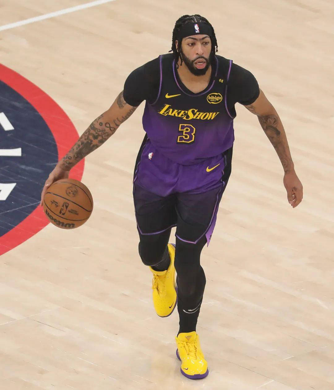 包含亚冠窗口期再迎强敌，洛杉矶快船再遭质疑，主帅态度——目标明确，训练强度明显提升的词条