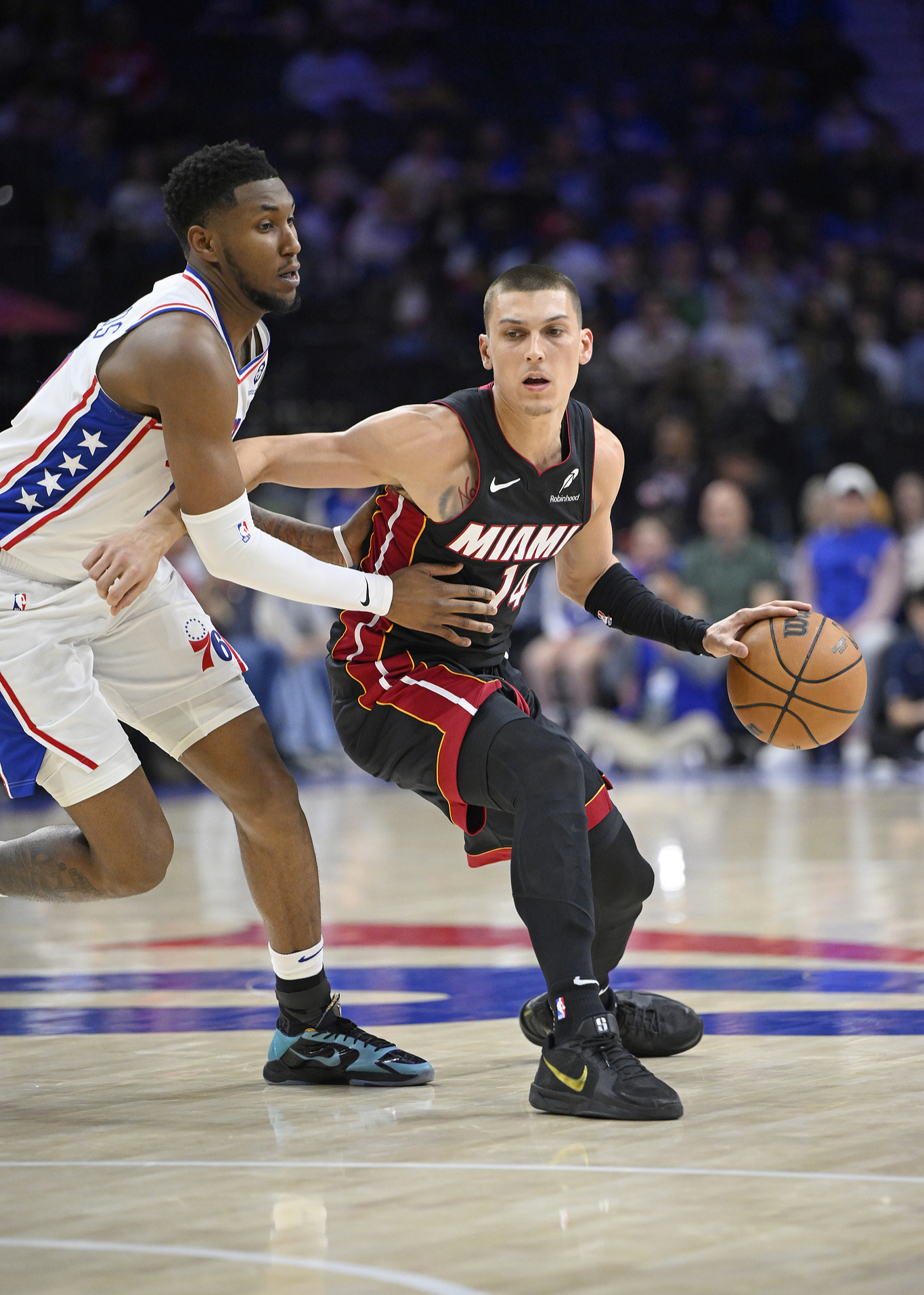 今晚突围战来临，费城76人围绕NBA总决赛单刀错失，悬念犹存，控场能力受关注的简单介绍