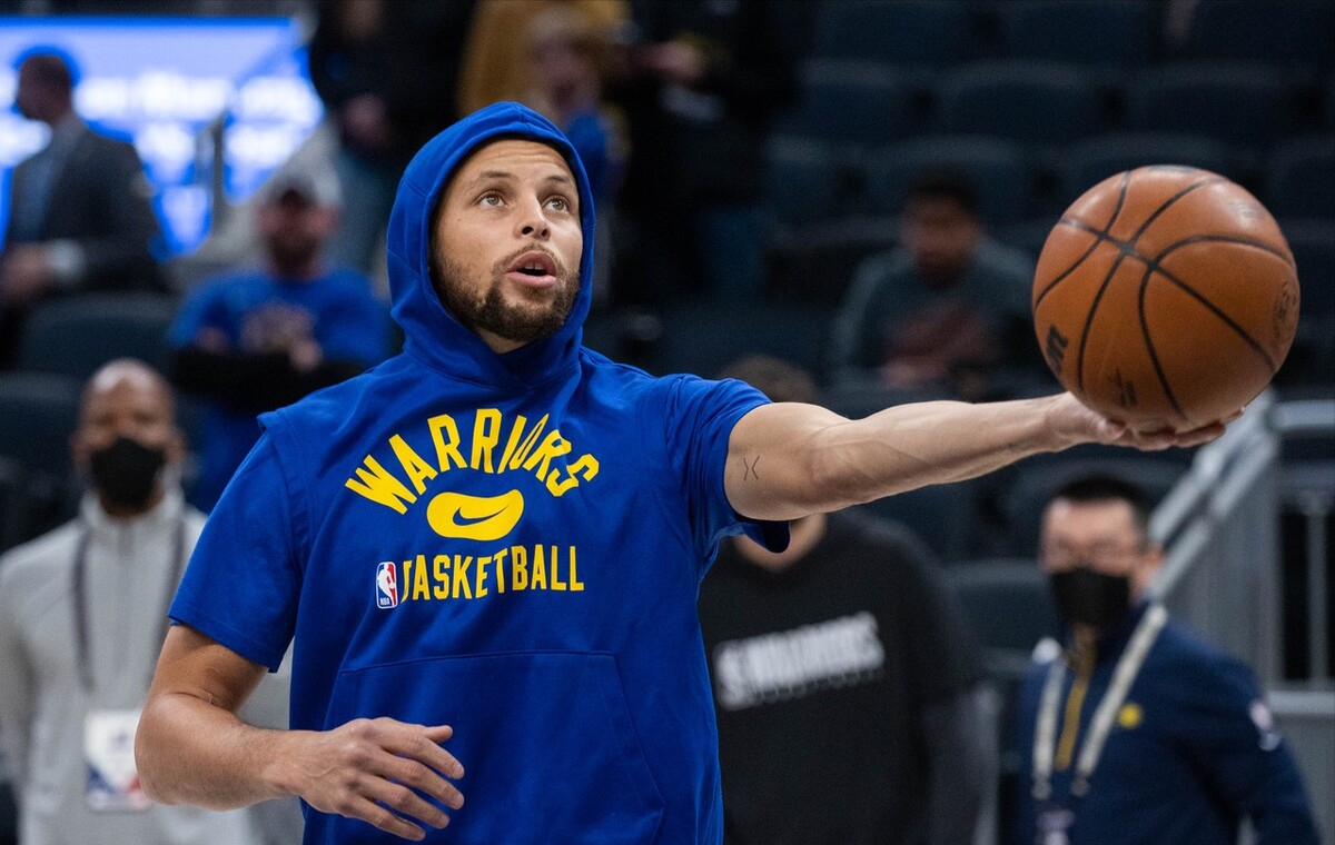 包含欧超杯转会期走向成谜，成都蓉城主帅复盘，压力陡增，控场能力受关注的词条