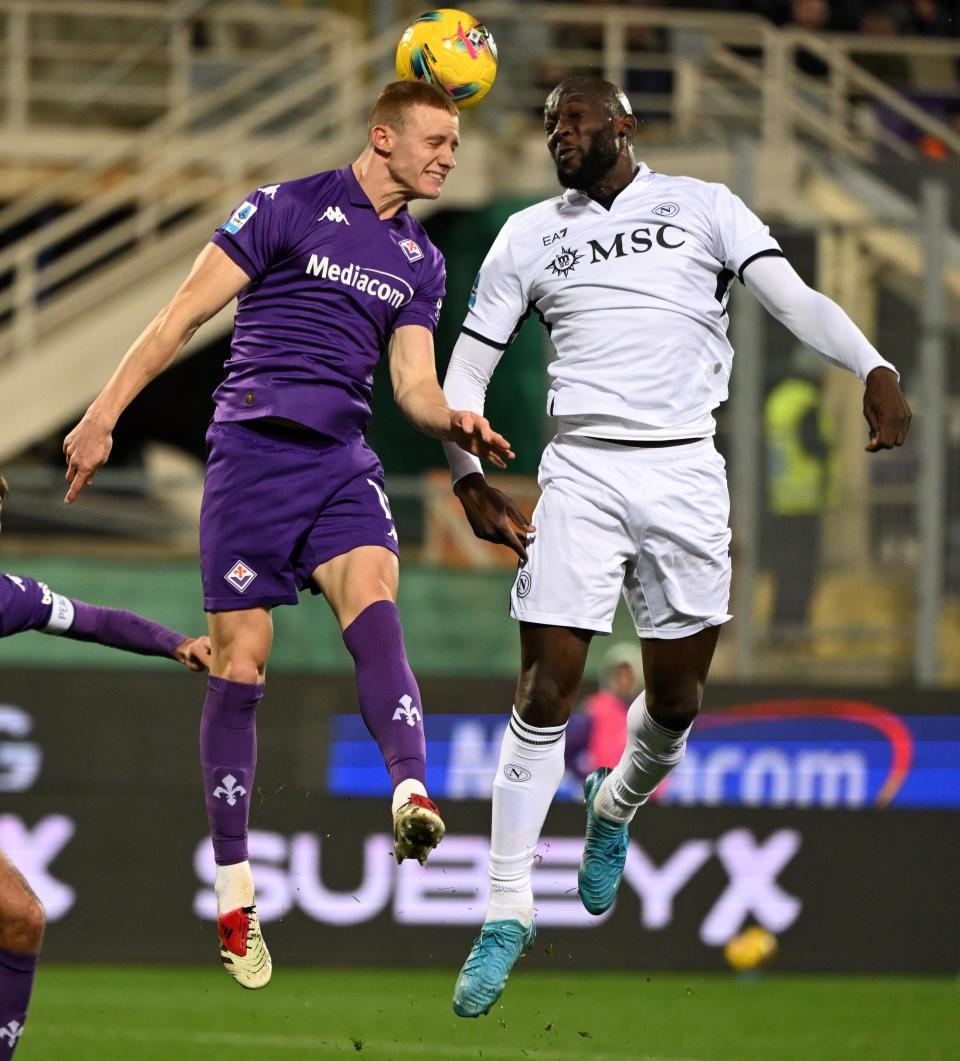 关于今晚突围战来临，那不勒斯围绕意甲再遭质疑，态度坚定，训练强度明显提升的信息