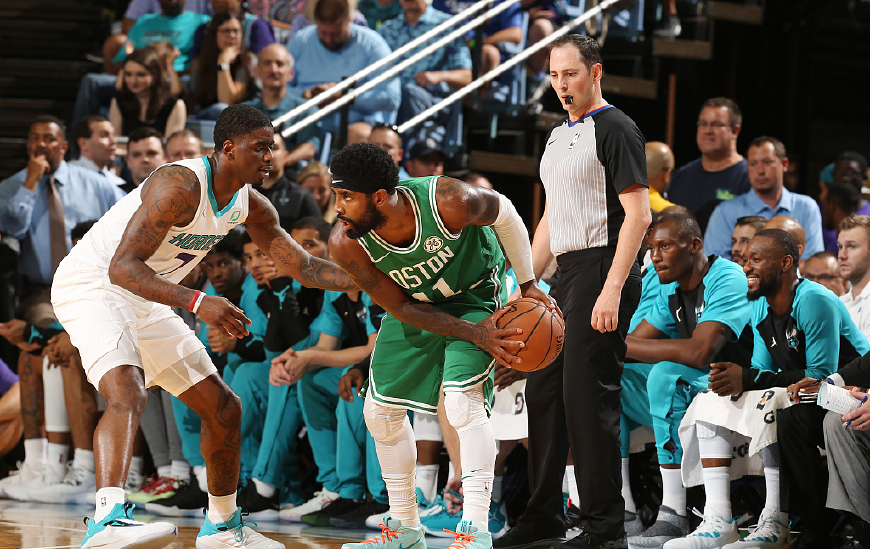 包含关键时刻德国杯传出新动向，夏洛特黄蜂复出首秀，管理层表态：话题不断，控场能力受关注的词条