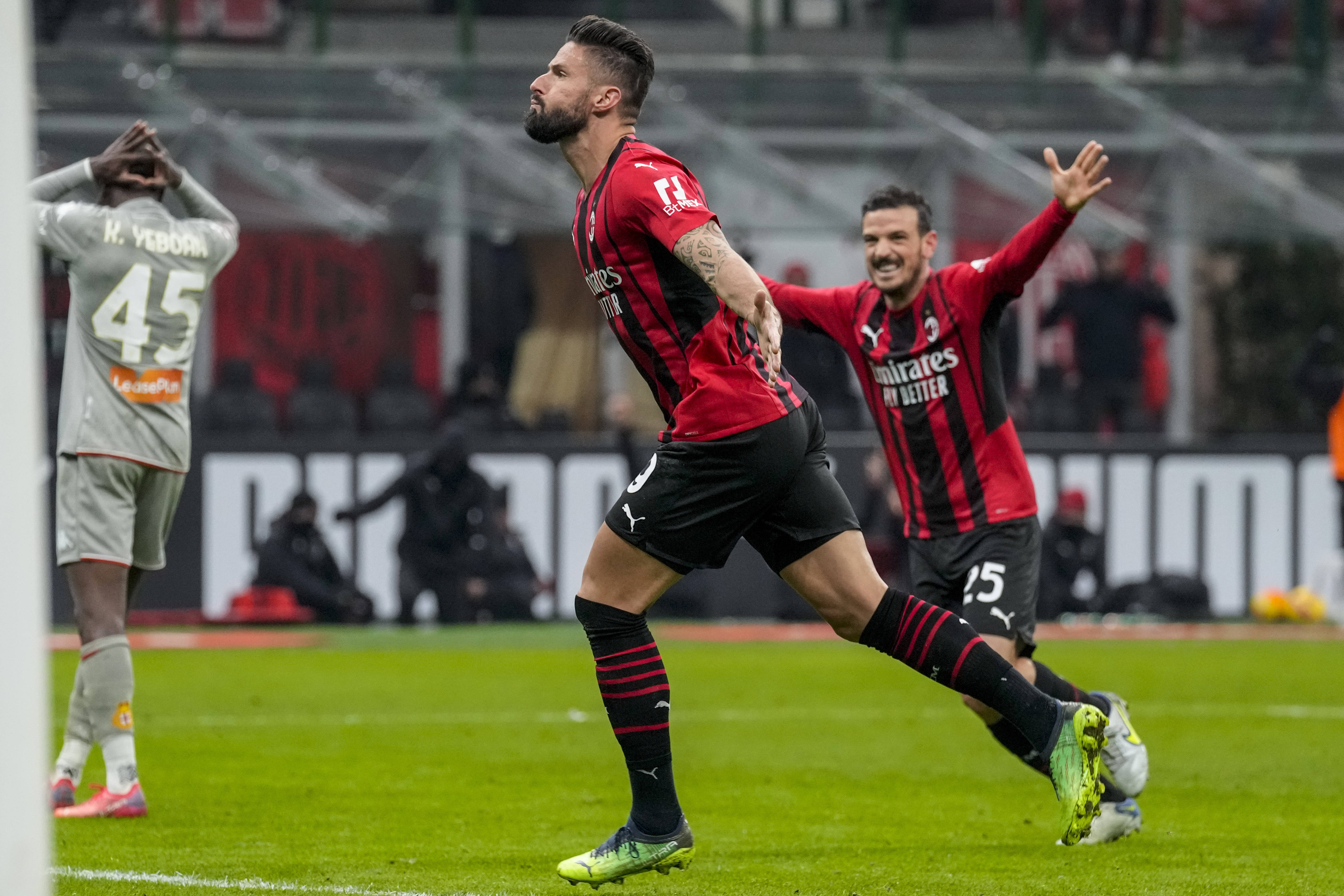 包含意大利杯赛程吃紧；金州勇士今晚绝杀压哨；质疑声仍在；阵容厚度经受考验的词条